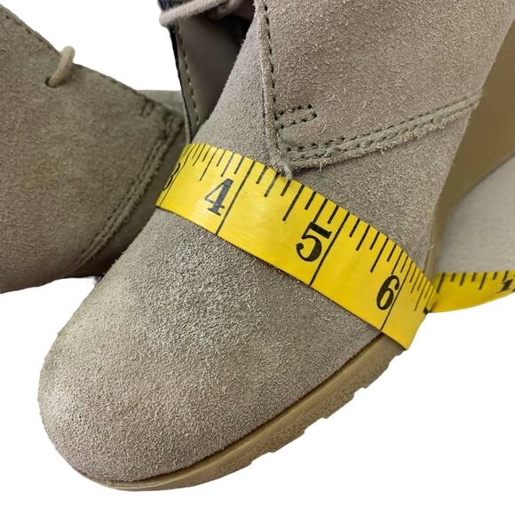 White Mountain Womens 9M Suede Ankle Boots High Wedge Heel Laced Up Taupe Gray - Picture 10 of 11